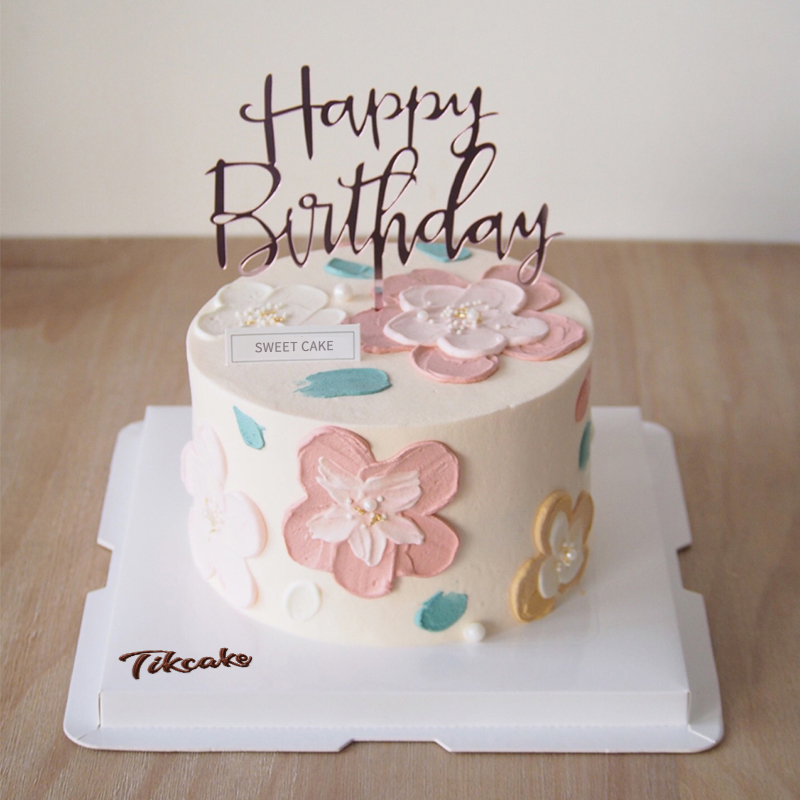 网红樱花手绘蛋糕 给女友订生日蛋糕上面写什么字？在女朋友的生日蛋糕上写什么祝福语