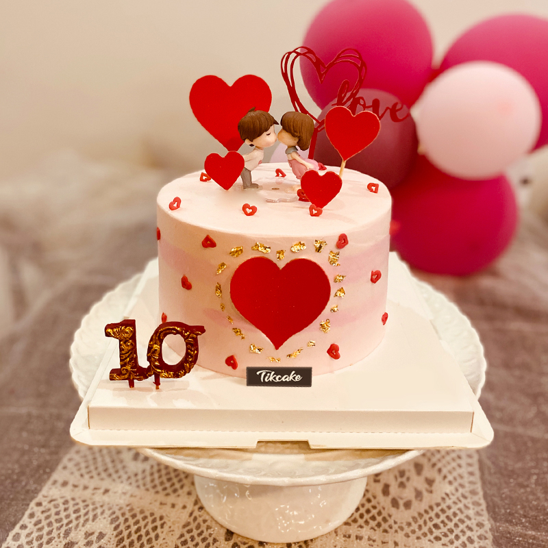 红色爱心生日蛋糕 