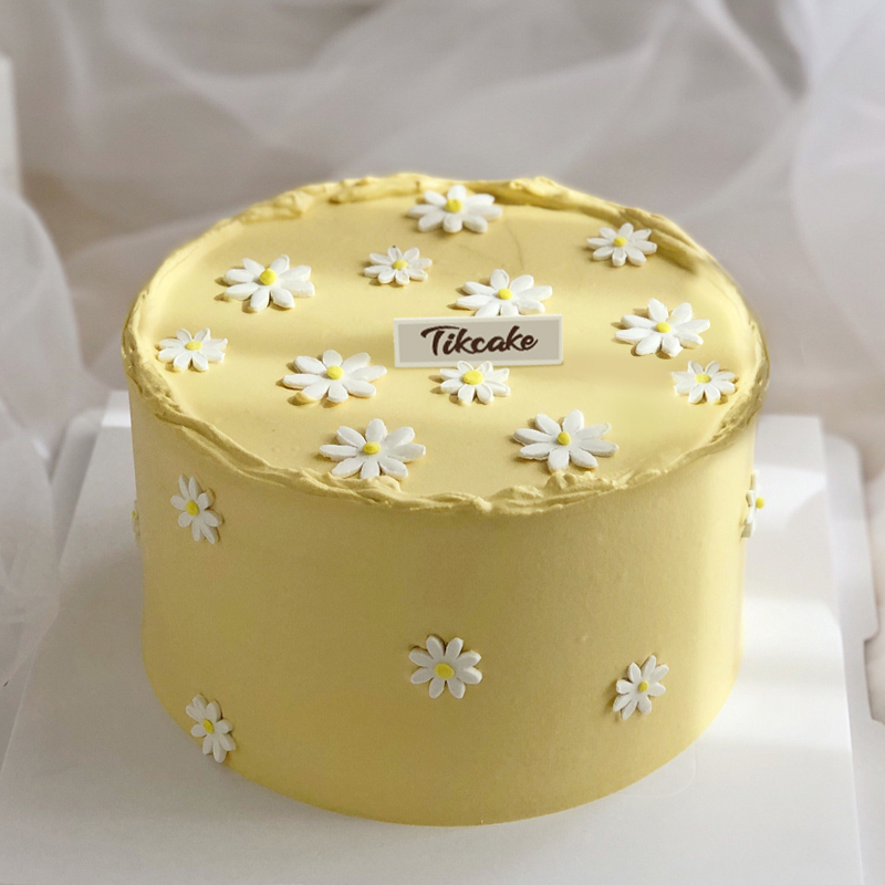 ins小雏菊清新蛋糕 女同事生日可以送什么当生日礼物？同事过生日能不能送蛋糕