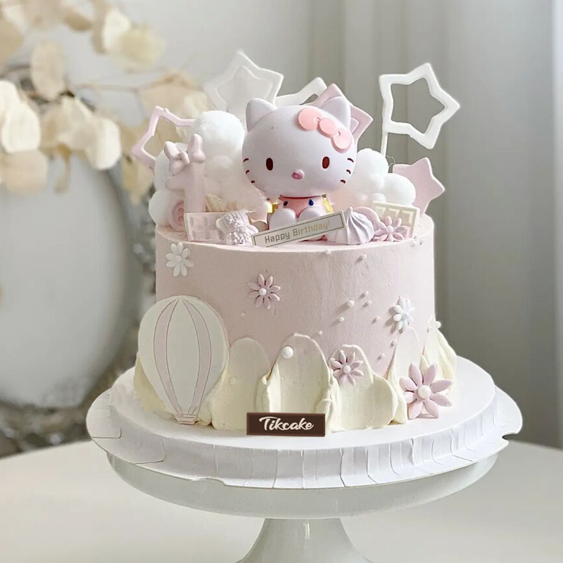 Hello Kitty 主题女宝宝生日蛋糕 