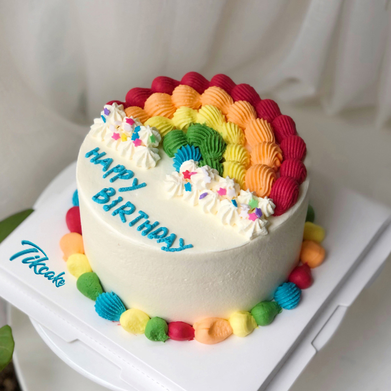 彩虹主题简约鲜奶蛋糕 七色彩虹蛋糕去哪可以订？七色彩虹主题蛋糕