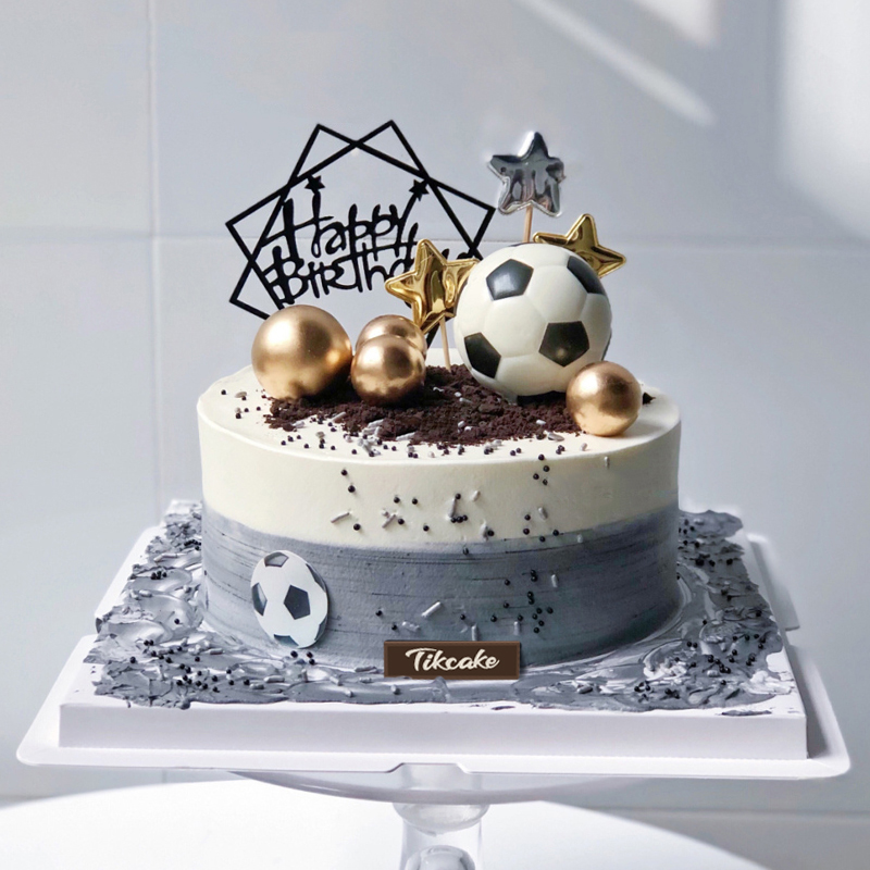 足球主题网红鲜奶蛋糕 网红款生日蛋糕:祝你生日快乐