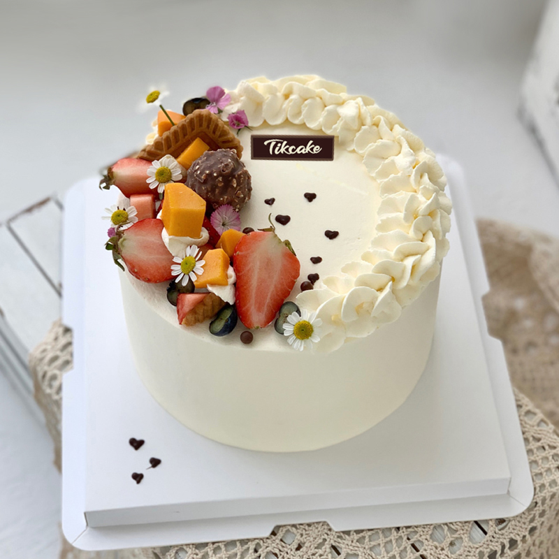 小清新奶油水果蛋糕 男朋友生日送什么礼物好?生日可以订哪些生日蛋糕款式