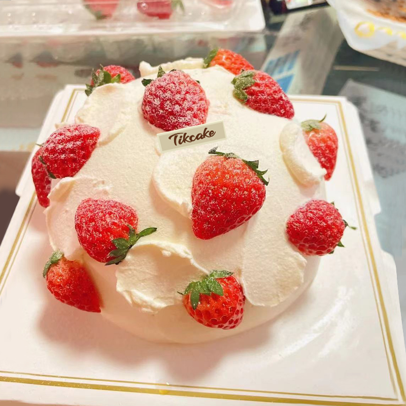 ins风草莓蛋糕