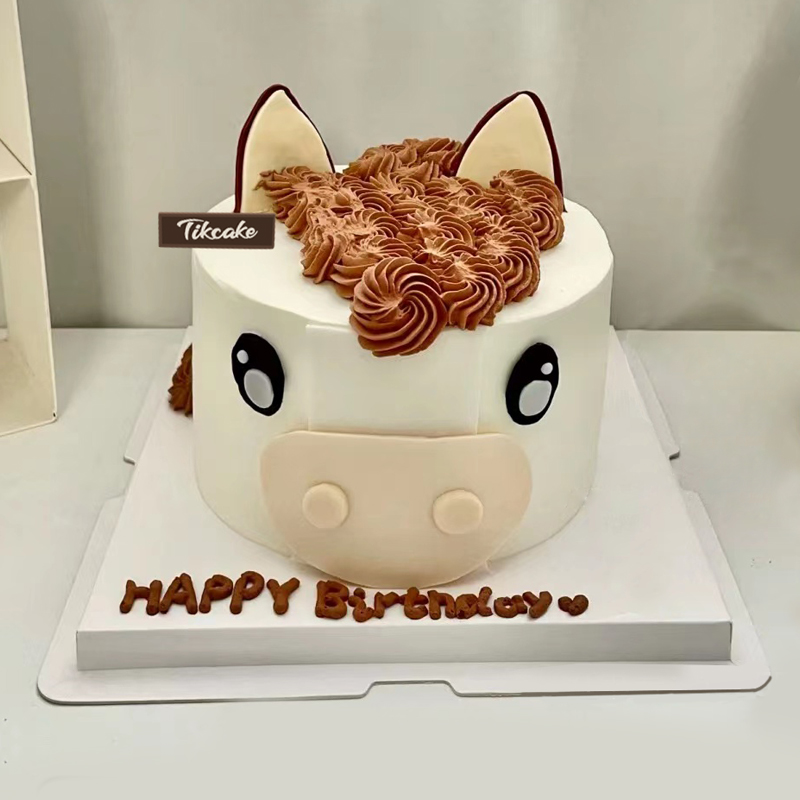 十二生肖马主题翻糖鲜奶蛋糕