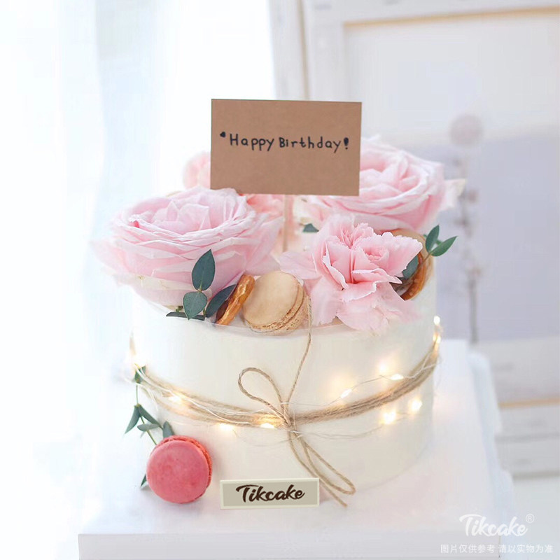 马卡龙鲜花蛋糕