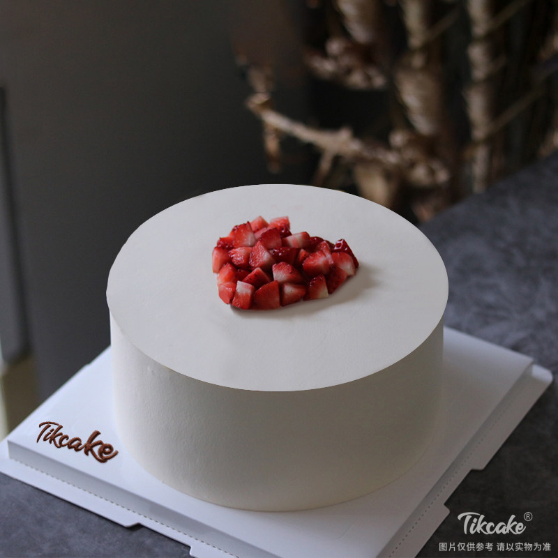简约心形草莓蛋糕