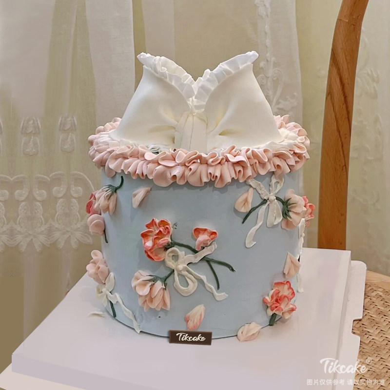 公主风翻糖裱花蛋糕