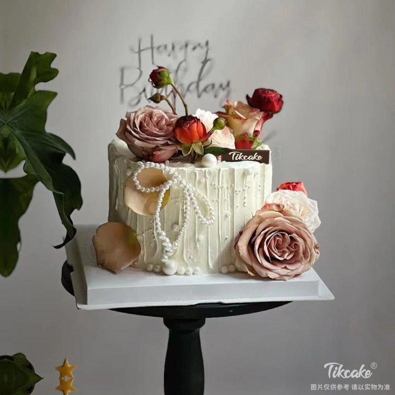 优雅时尚鲜花主题鲜奶蛋糕