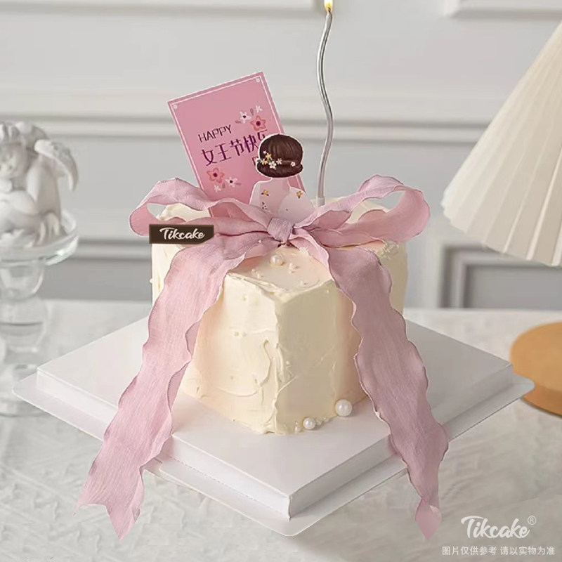 心形粉色蝴蝶结公主风女神蛋糕