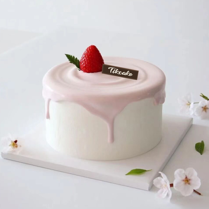 超简约草莓鲜奶蛋糕