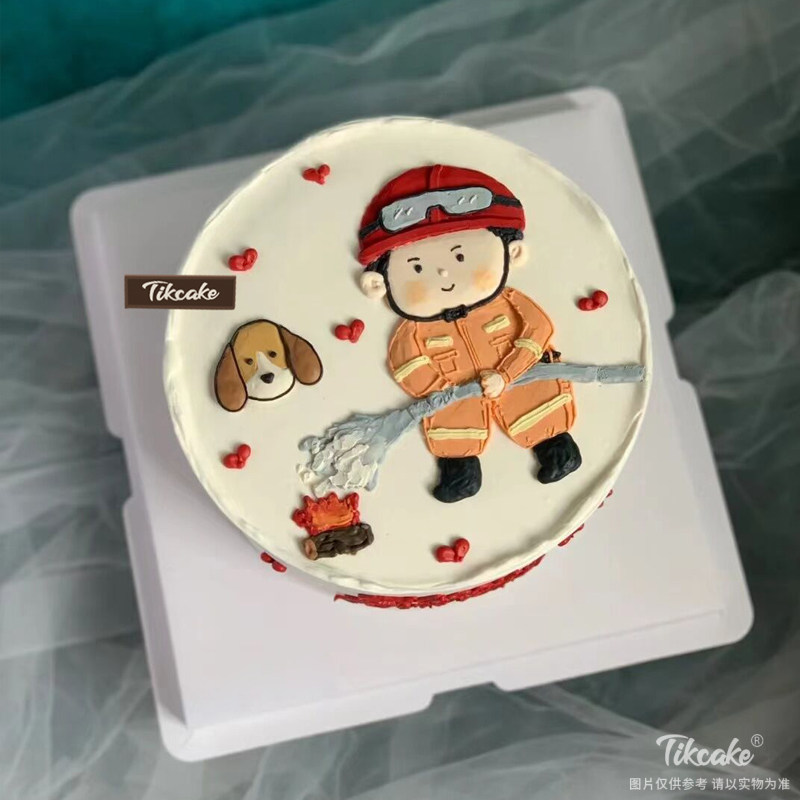 消防员主题手绘鲜奶蛋糕