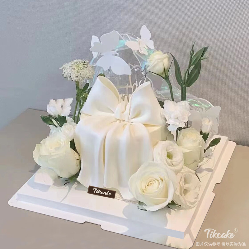 白色系鲜花主题翻糖鲜奶蛋糕（城市款）