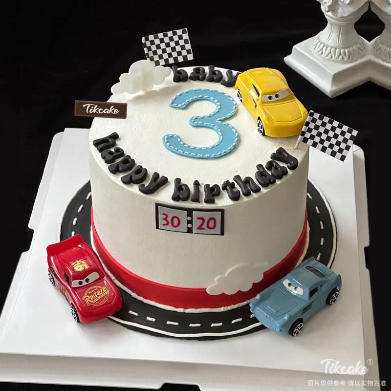 小汽车赛道主题儿童翻糖鲜奶蛋糕