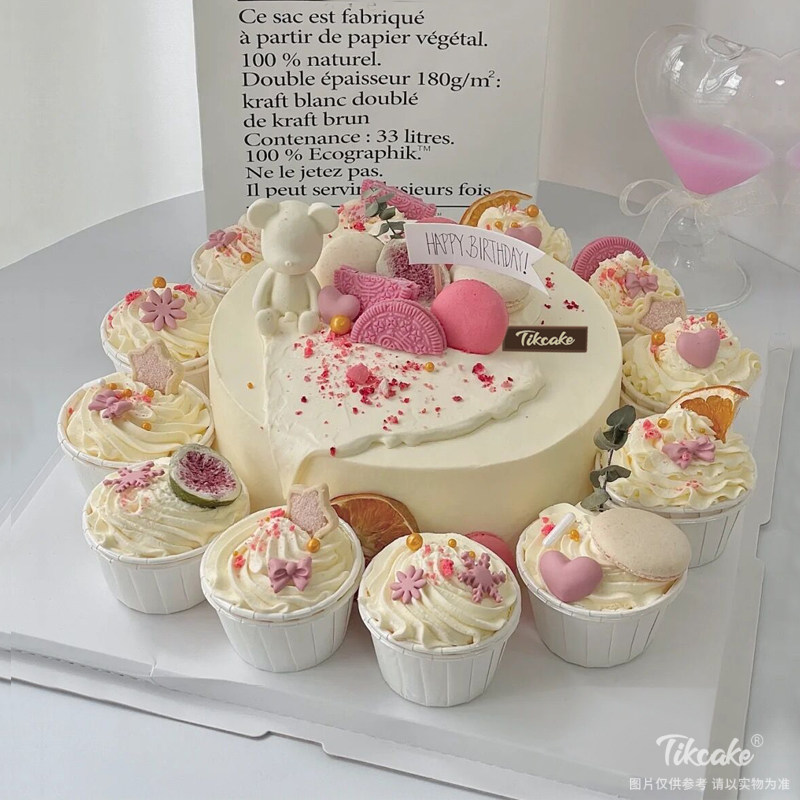 马卡龙饼干主题鲜奶蛋糕（含12个纸杯蛋糕）