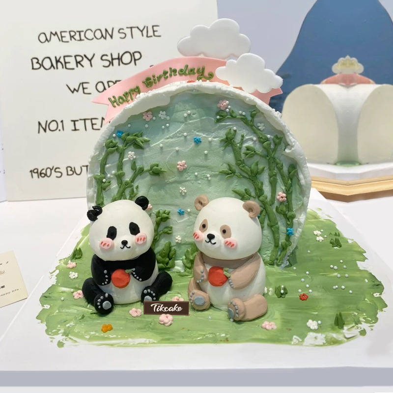 大熊猫主题翻糖鲜奶蛋糕