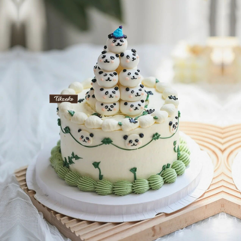 可爱叠叠大熊猫主题鲜奶蛋糕