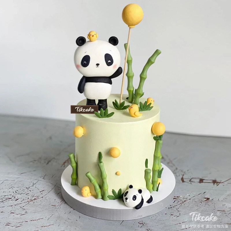 加高款大熊猫主题翻糖鲜奶蛋糕
