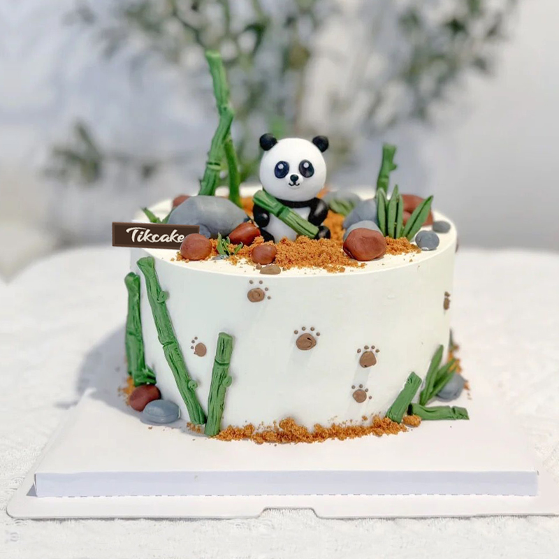 可爱大熊猫主题翻糖生日蛋糕