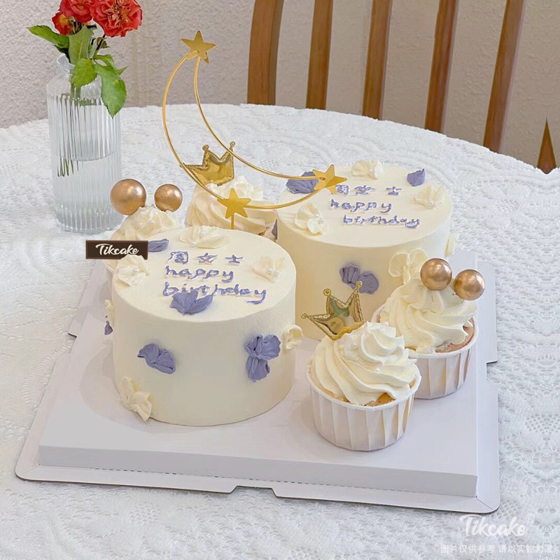 送闺蜜双拼手绘鲜奶蛋糕（含4个纸杯蛋糕）