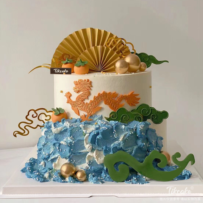 “龙”主题双层翻糖鲜奶蛋糕