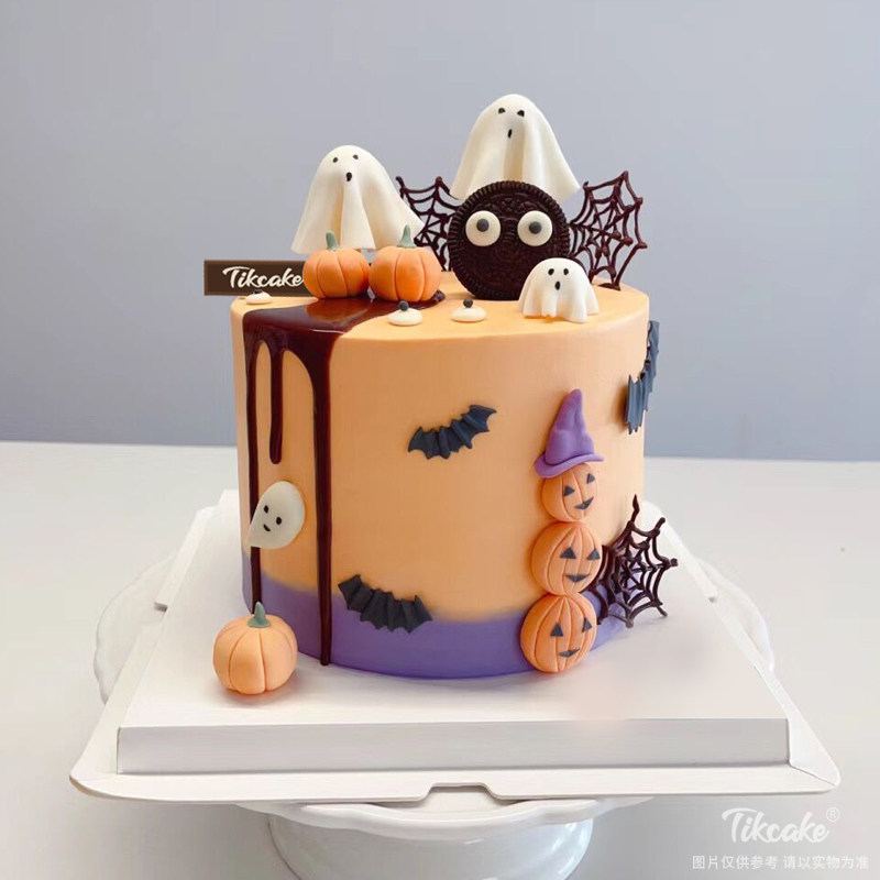 可爱万圣节主题翻糖鲜奶蛋糕
