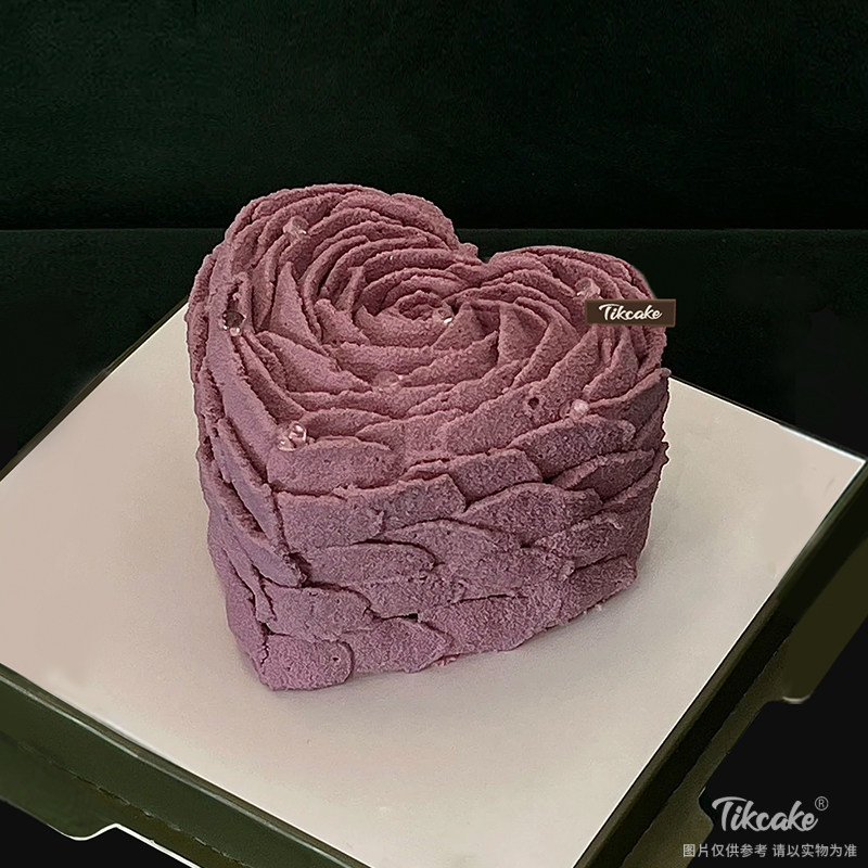 紫色系心形奶油鲜奶蛋糕