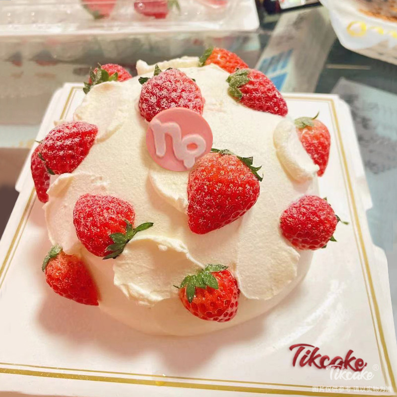 摩羯座主题草莓鲜奶蛋糕（12.22-1.19）