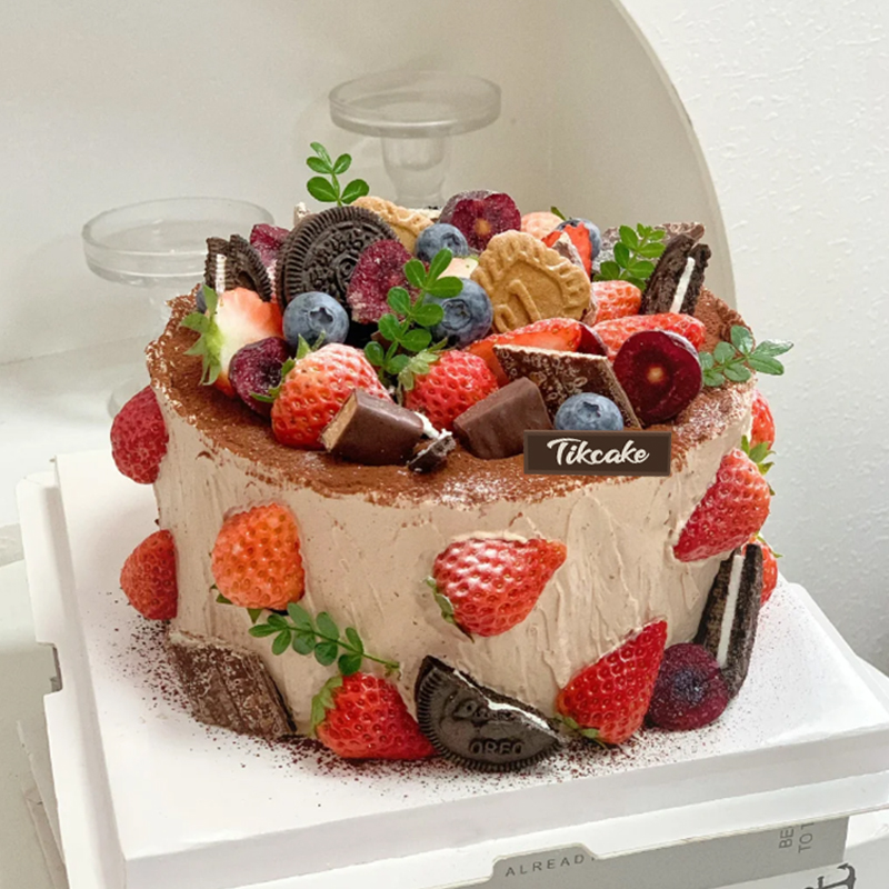 巧克力草莓鲜奶蛋糕