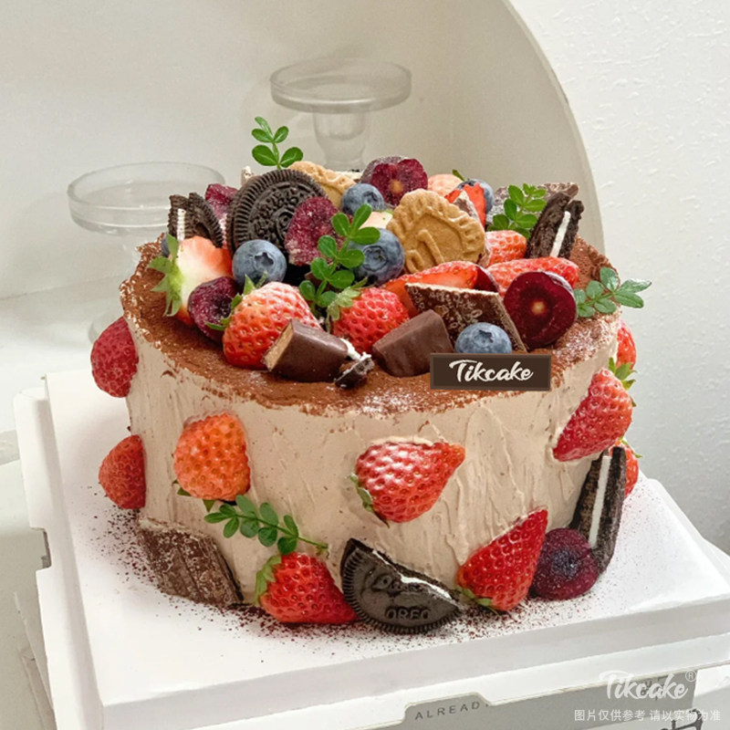 巧克力草莓鲜奶蛋糕