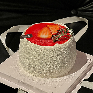 高级圆形草莓鲜奶蛋糕