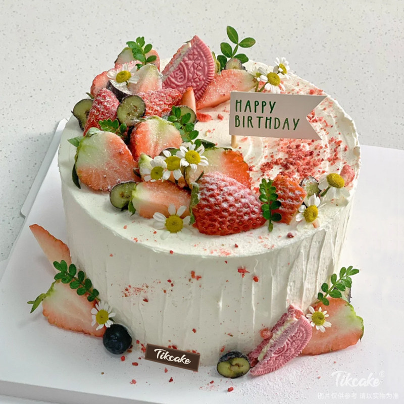 小清新草莓鲜奶蛋糕