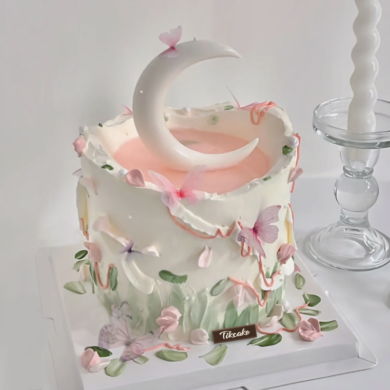 “水中月”主题网红鲜奶蛋糕