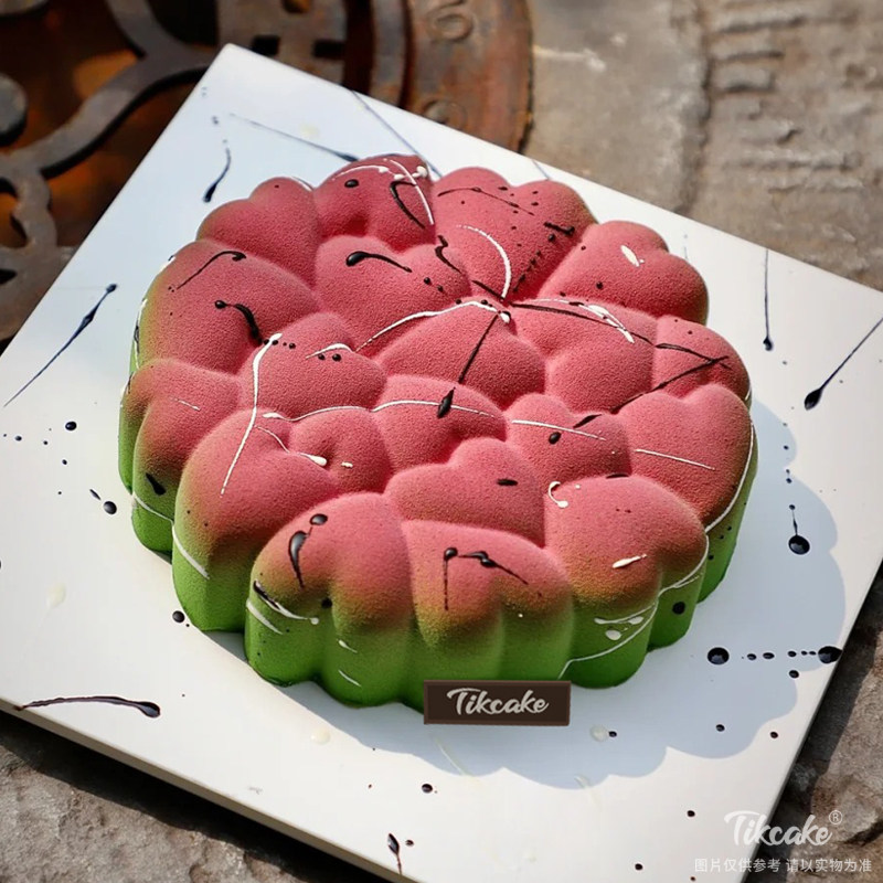 简约高级爱心主题慕斯蛋糕