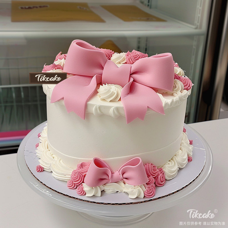 原创简约少女风翻糖鲜奶蛋糕