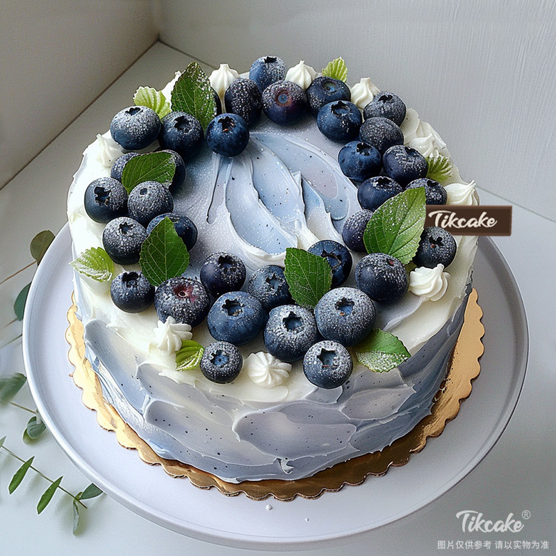 原创蓝莓水果鲜奶蛋糕