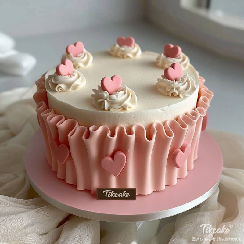 原创爱心主题翻糖鲜奶蛋糕（二）