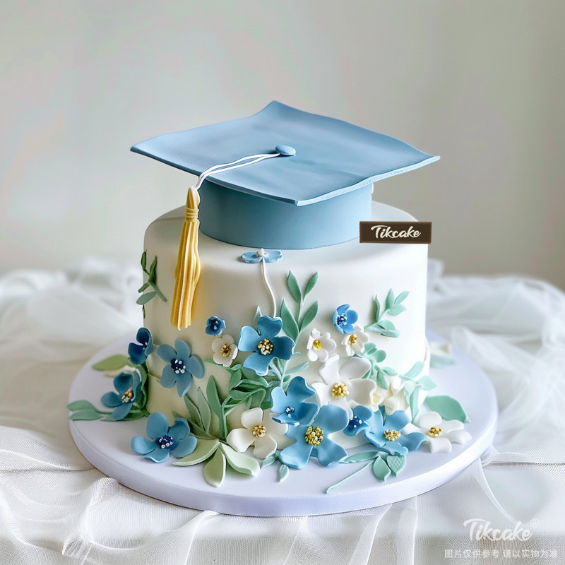 原创小清新毕业主题翻糖鲜奶蛋糕