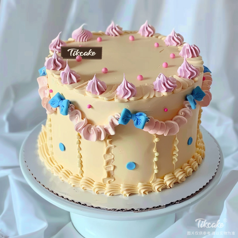 原创复古宫廷风主题翻糖鲜奶蛋糕