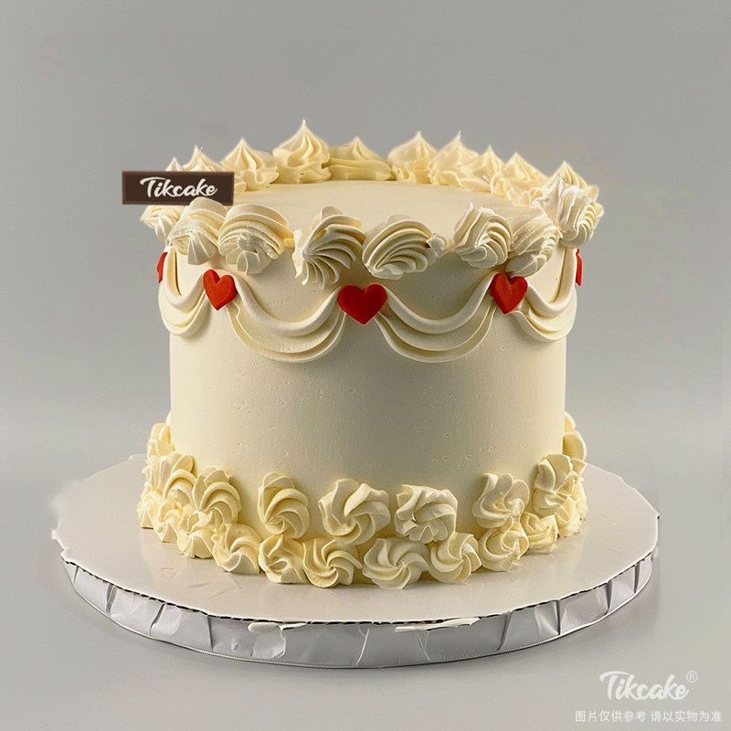 原创复古风爱心主题鲜奶蛋糕