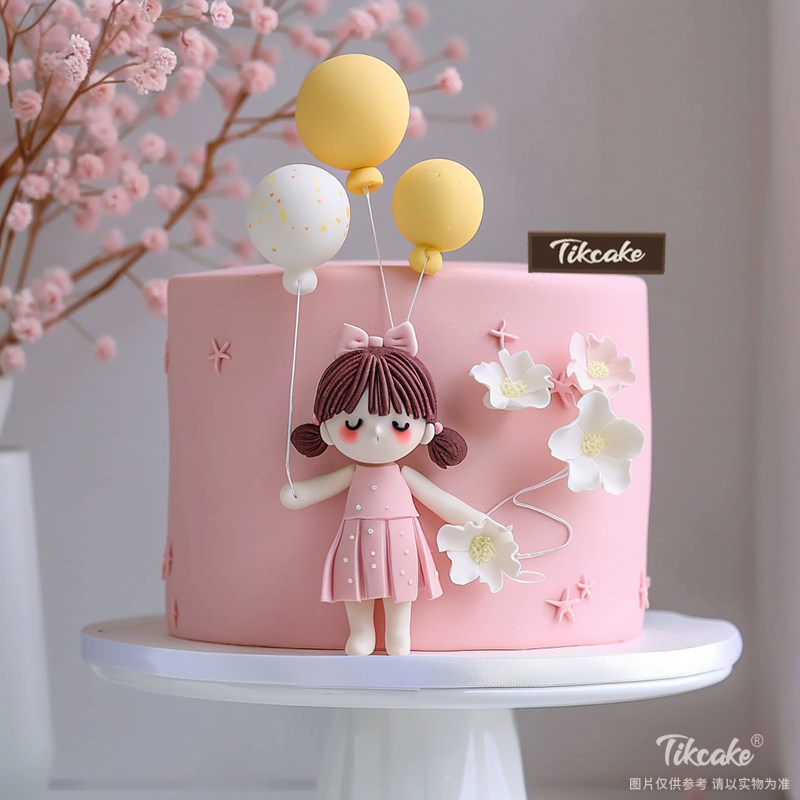 原创可爱小女孩主题翻糖鲜奶蛋糕