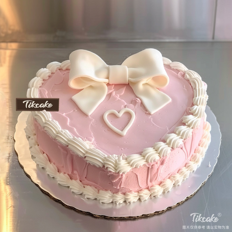 原创爱心蝴蝶结主题翻糖鲜奶蛋糕