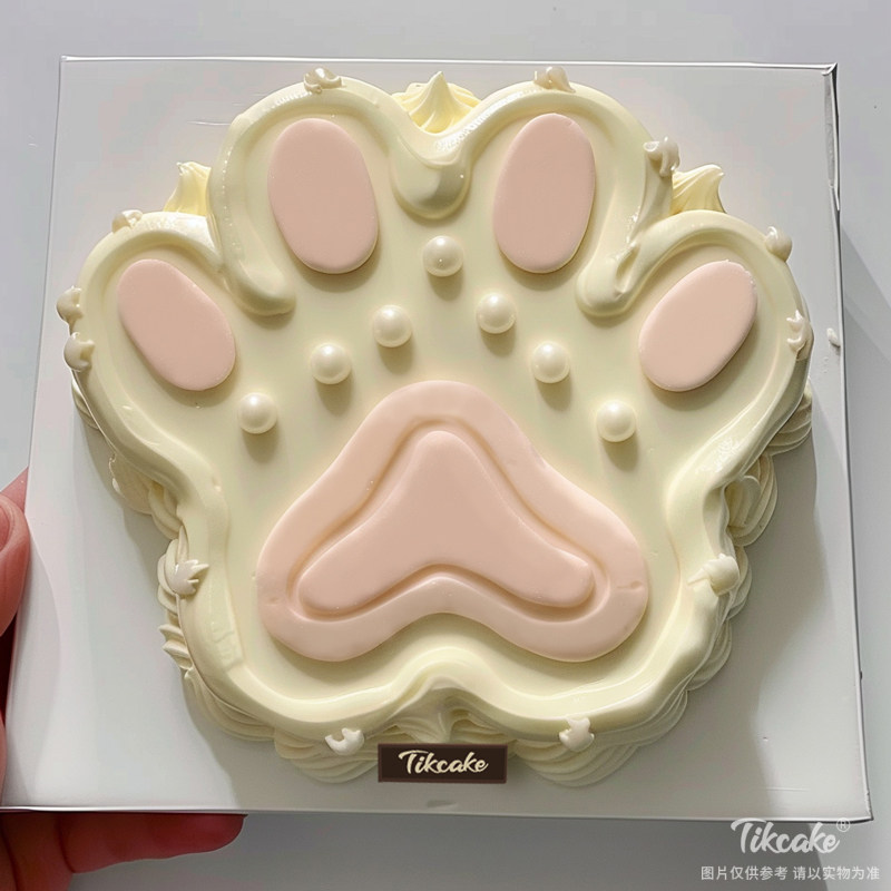 原创可爱小爪主题翻糖鲜奶蛋糕