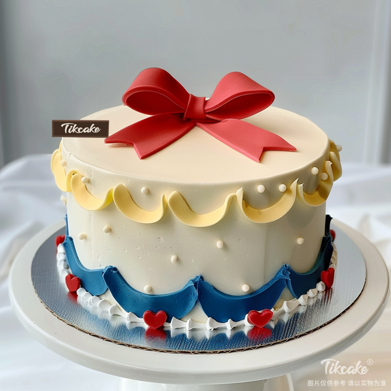原创可爱蝴蝶结主题翻糖鲜奶蛋糕