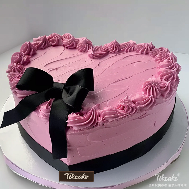 原创蕾丝蝴蝶结爱心鲜奶蛋糕