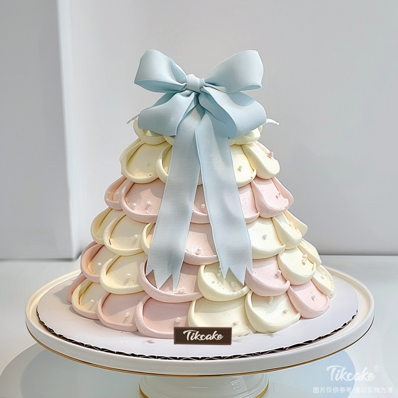 原创少女风蝴蝶结主题鲜奶蛋糕