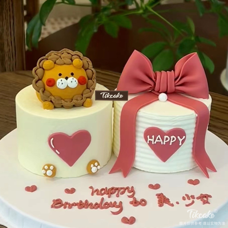 狮子座主题双拼翻糖鲜奶蛋糕