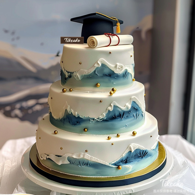 原创三层毕业主题翻糖鲜奶蛋糕
