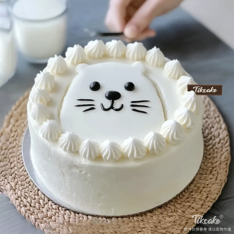 原创可爱小猫主题翻糖鲜奶蛋糕（四）