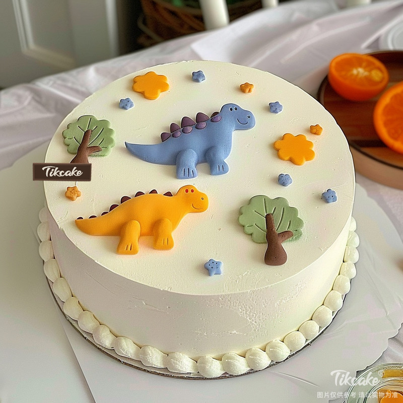 原创小恐龙主题翻糖鲜奶蛋糕（二）